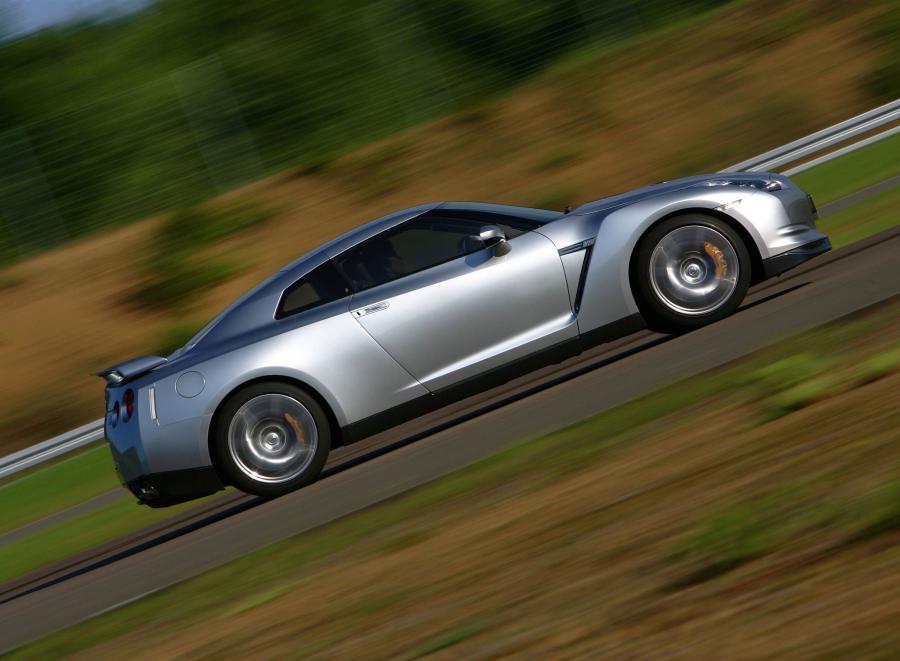  Nissan GT-R 2008 года  (фото 58 из 71)